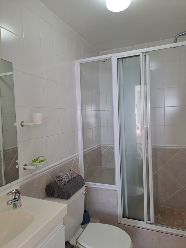 /cpsess9202181670/frontend/jupiter/filemanager/editors/./stay/AOVB 10 Bathroom